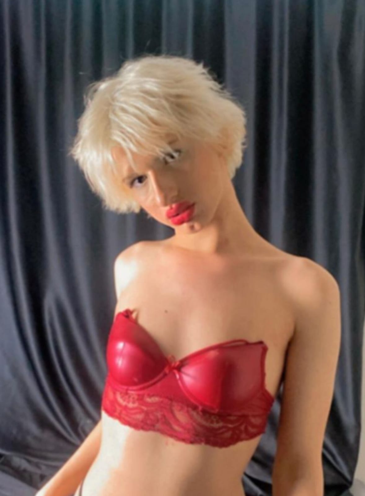 Bakırköy Travesti Milan 'ın ap resimleri,